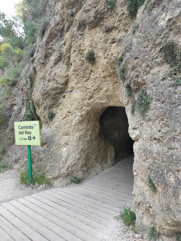 Tunel-Peatonal-Caminito-Rey