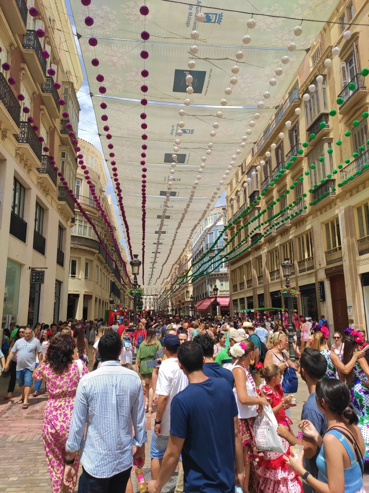 Ambiente-Feria-Malaga-Calle-Larios