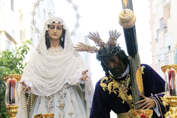Traslado_rocio_malaga-Holy-Week-Easter-in-Malaga