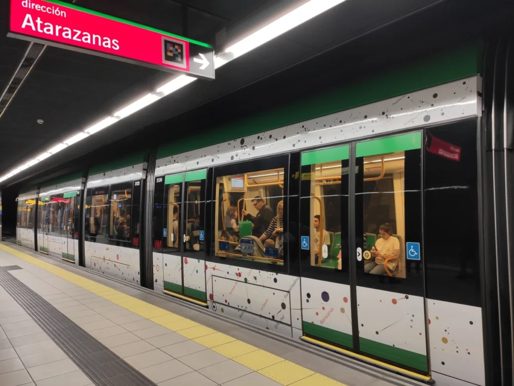 Metro-Málaga dirección Atarazanas